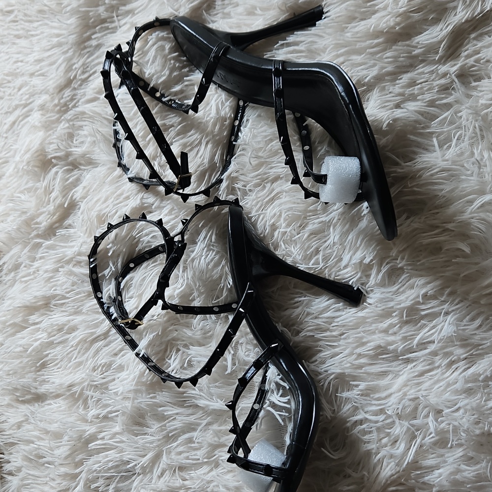 NEW Liliana Rockability Studded Heeled Sandals